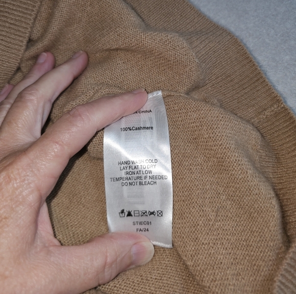 Quince, Classic Tan Women's Top, Size Medium, 100% Cashmere, NWOT - Picture 8 of 8